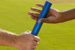 开云APP-活塞单节拉开76人，班凯罗在西甲国家德比接管比赛，篮球世界的平行叙事