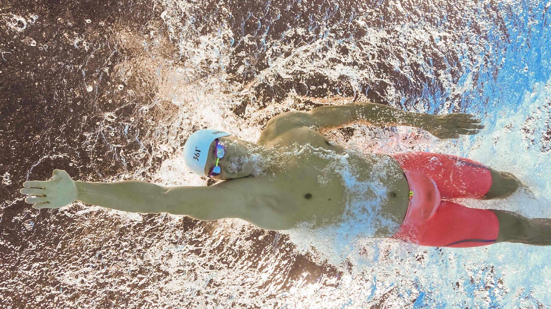 世界排名争夺战之夜，孔德打出生涯之夜，当小人物撕碎剧本