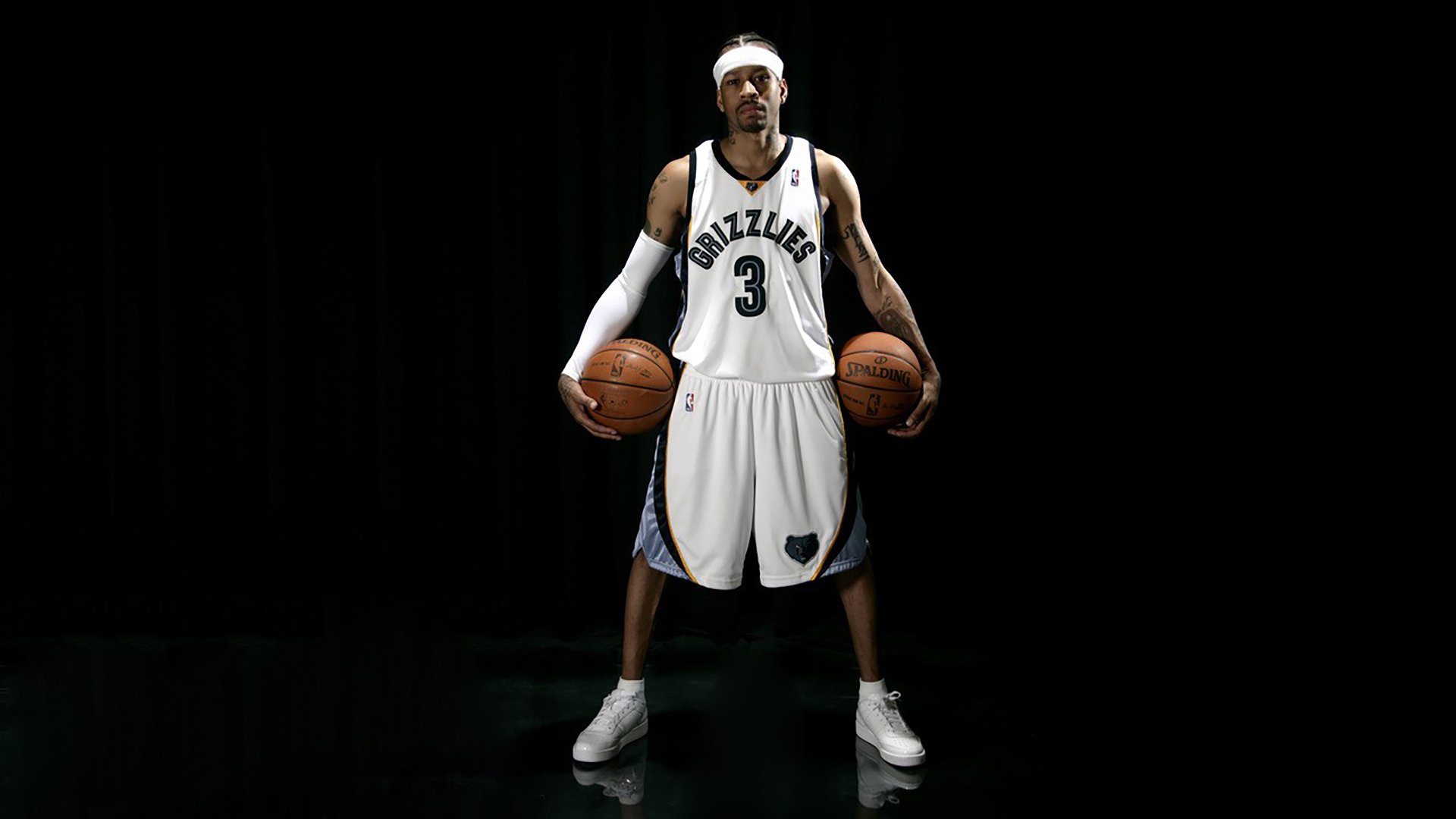 德甲争冠战之夜,詹姆斯完成里程碑,当足球的喧嚣遇见篮球的孤寂