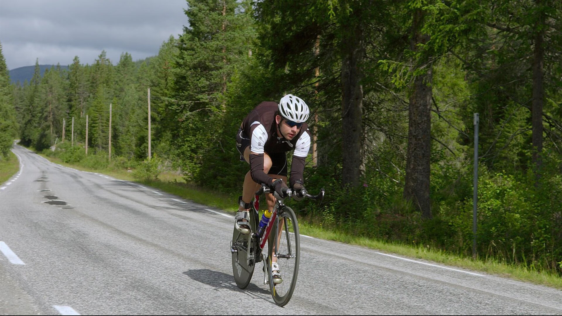 小贾伦一锤定音,骑士鏖战力克辽宁,诠释现代篮球锋线新定义